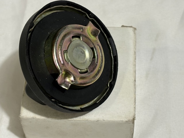 Кришка / пробка бензобака Mercedes E