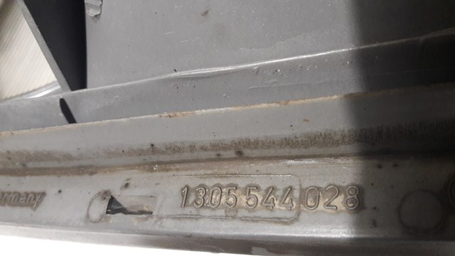 Скло правого ліхтаря 1305621905 BOSCH