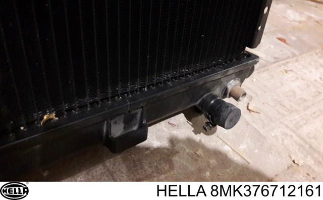 Радіатор двигуна 8MK376712161 HELLA