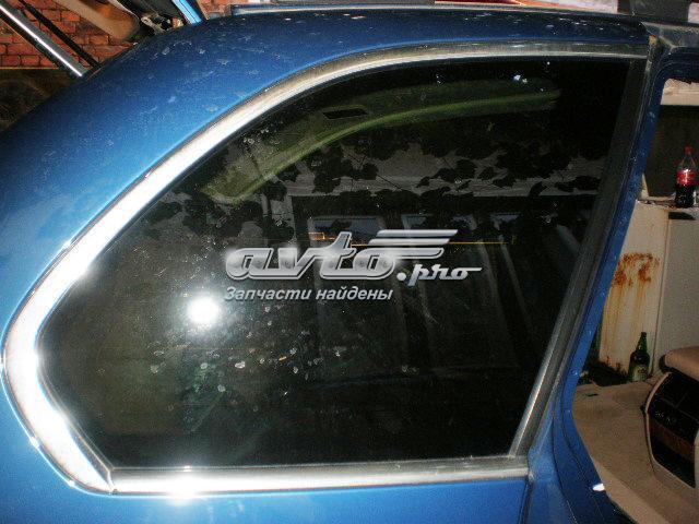 Скло кузова/багажного відсіку, праве 51368249936 BMW