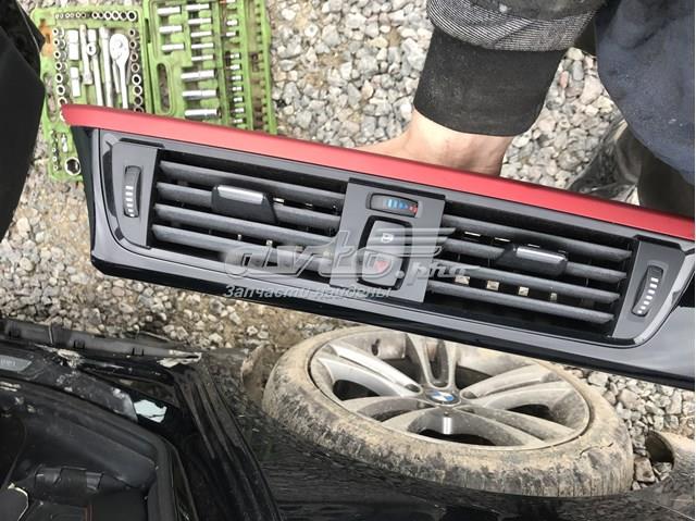 Решітка повітроводу 64229218552 BMW