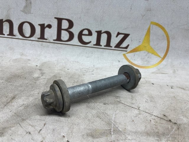Болт переднього важеля, верхнього A0003331071 MERCEDES