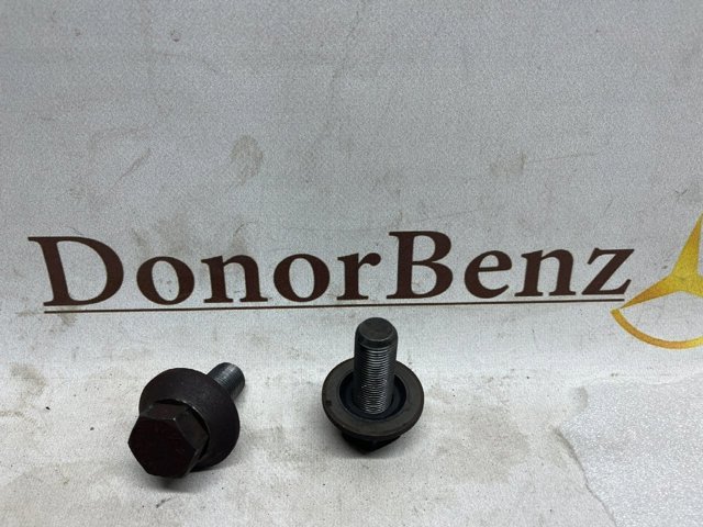 Болт колінвалу A0009904300 MERCEDES