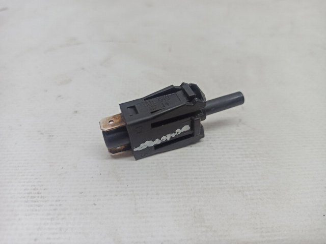 Вимикач контролю положення ручного гальма A0015458714 MERCEDES
