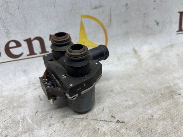 Кран обігрівача A0018307784 MERCEDES