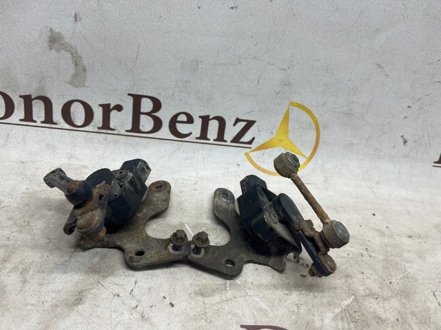 Датчик рівня положення кузова, передній A0035426618 MERCEDES