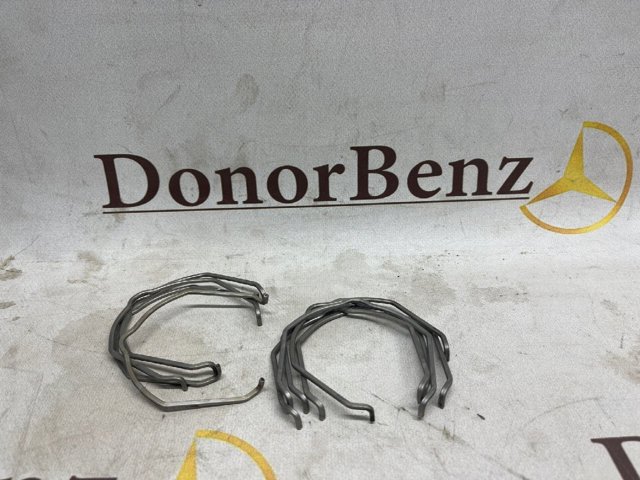 Скоба патрубка интеркуллера A0079934301 MERCEDES