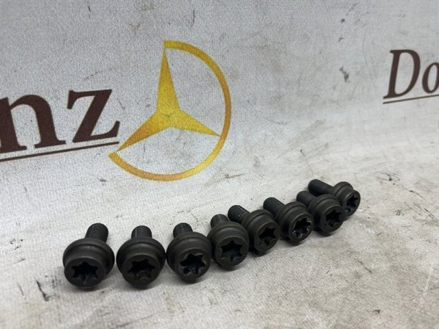 Болт кріплення маховика A0109907504 MERCEDES