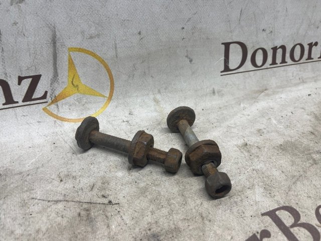 Болт кріплення заднього розвального важеля, внутрішній A1633500606 MERCEDES