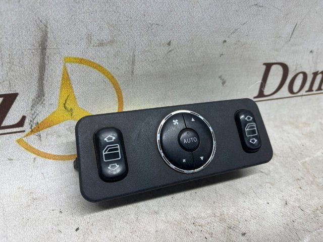 Кнопки заднього склопід'ємника A1638200326 MERCEDES