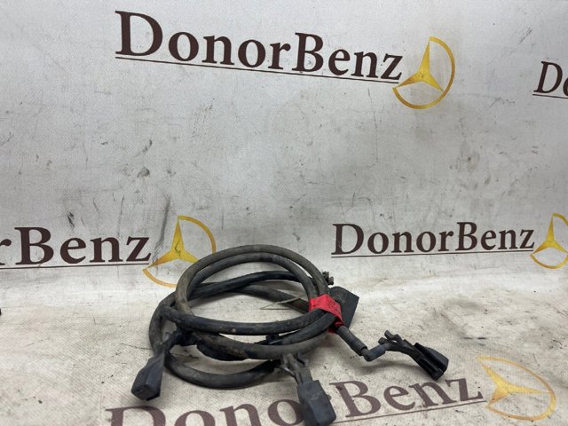Форсунка омивача скла лобового, права A1638600947 MERCEDES