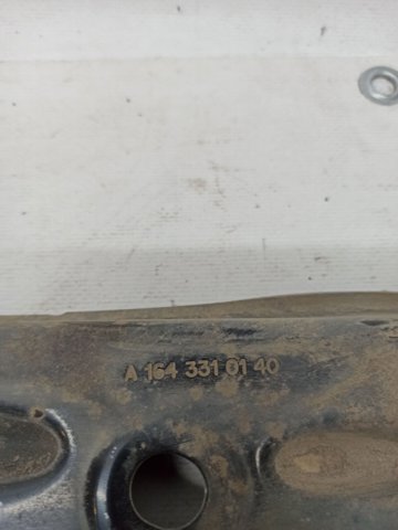 Кронштейн передньої балки A1643310140 MERCEDES