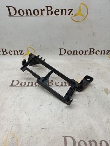 Коробка запобіжників A1645451740 MERCEDES