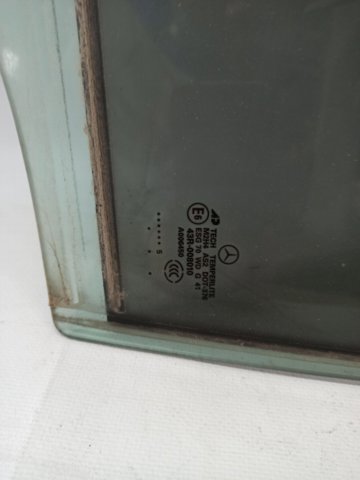 Скло задньої двері лівої A1647350110 MERCEDES
