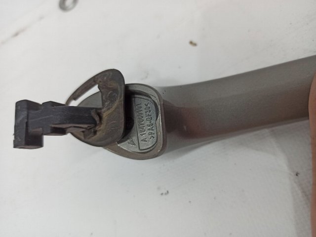 Ручка лівих дверей зовнішня A1647660101 MERCEDES