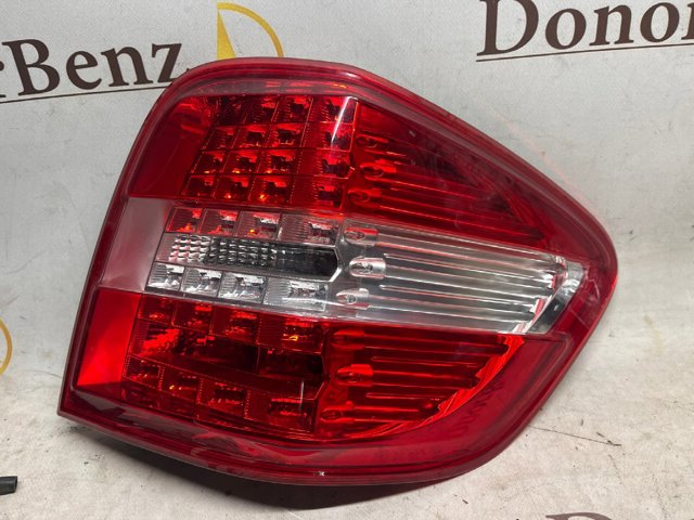Задні ліхтарі A1649064300 MERCEDES