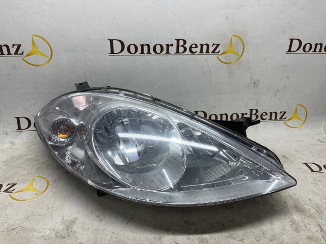 Фара передня права A1698200261 MERCEDES