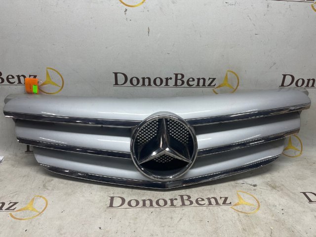 Решітка радіатора A1698800883 MERCEDES