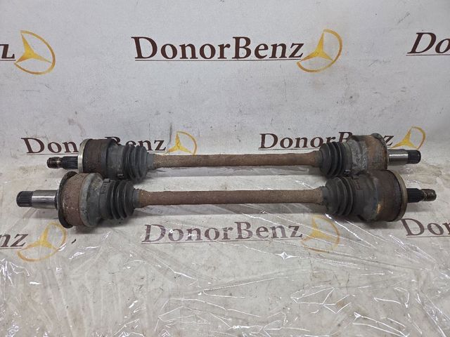 Привід задній A2033502610 MERCEDES