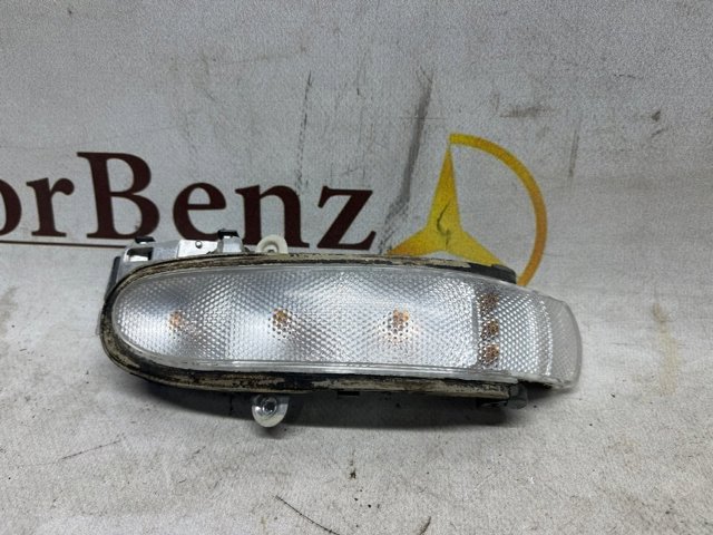 Покажчик повороту дзеркала, правий A2038201021 MERCEDES
