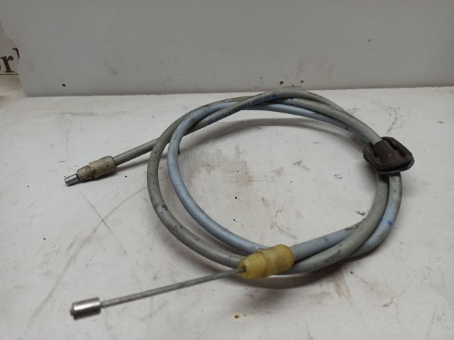 Трос стоянкового гальма передній A2044201485 MERCEDES