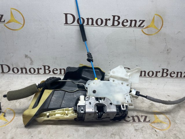 Замок водійських дверей A2047202535 MERCEDES