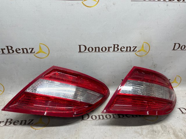 Задні ліхтарі A2049068402 MERCEDES