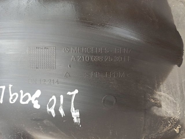 Підкрилок задній лівий A2106982530 MERCEDES
