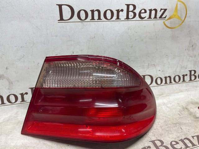 Фара задня права зовнішня A2108203464 MERCEDES