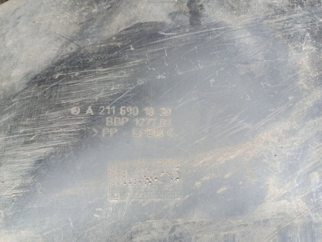 Підкрилок задній правий A2116901830 MERCEDES