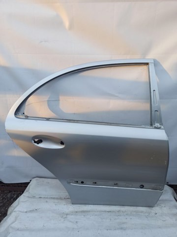 Двері пасажирські задні праві A2117300205 MERCEDES