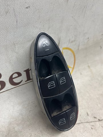 Кнопковий блок керування склопідіймачами передній лівий A2118219951 MERCEDES
