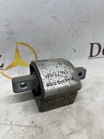 Подушка КПП A2122400418 MERCEDES