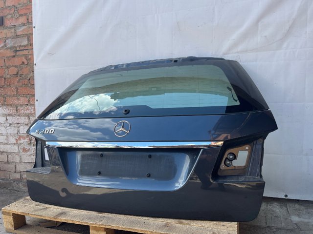 Задні двері багажника A2127400105 MERCEDES