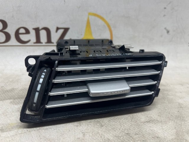 Повітропровід, розподільник повітря під "торпедо", правий A2128300254 MERCEDES