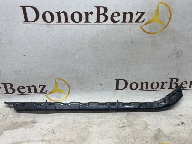Напрямна заднього бампера, права A2128800430 MERCEDES