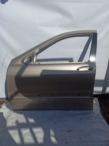 Двері кабіни A2207200105 MERCEDES