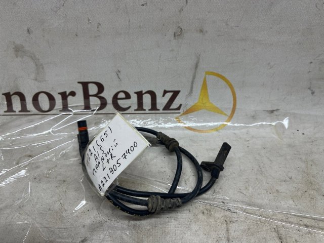 Датчик АБС (ABS) передній A2219057400 MERCEDES