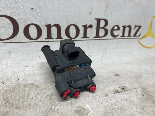 Блок шинних кранів A2513200158 MERCEDES