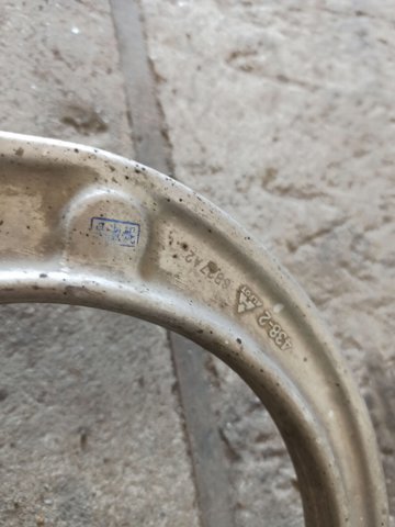 Важіль передньої підвіски верхній, правий A2513300807 MERCEDES