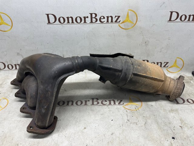 Колектор випускний, правий A2711402709 MERCEDES