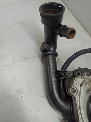 Помпа водяна, (насос) охолодження A6512000251 MERCEDES