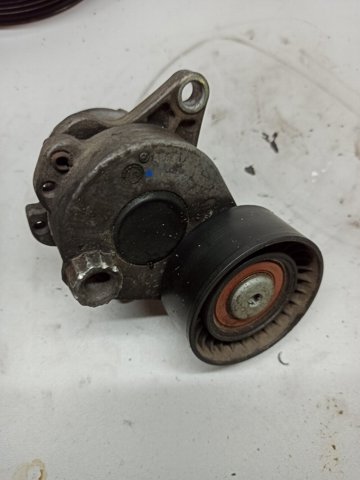 Натягувач приводного ременя A6512001670 MERCEDES