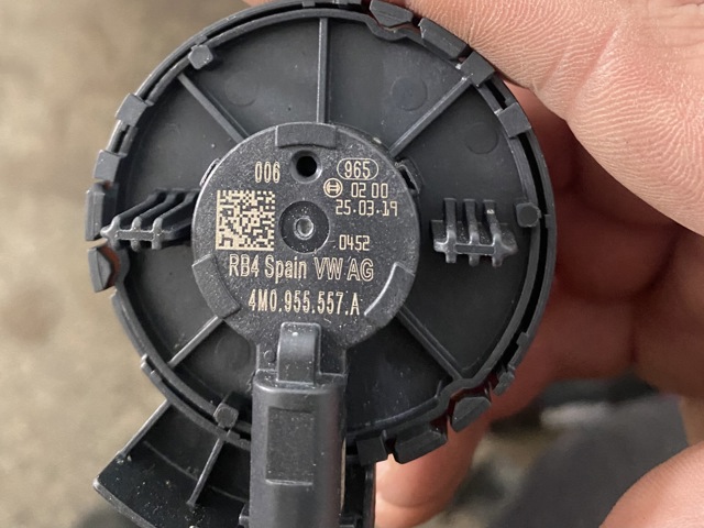Датчик Айрбег передній 4M0955557A VAG