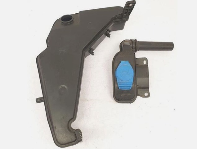 Горловина бачка омивача 8R0955452A VAG
