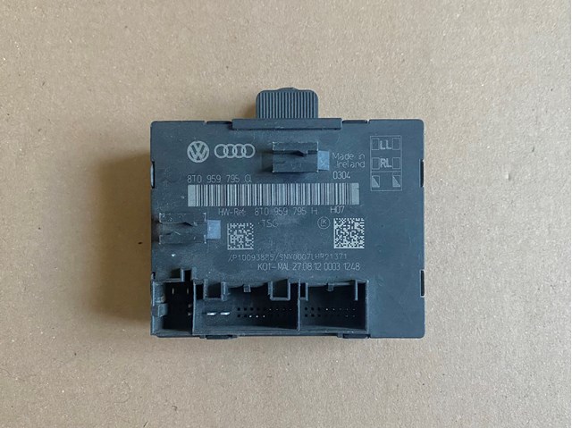 Блок комфорту задніх дверей 8T0959795Q VAG