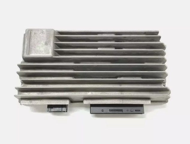Підсилювач звуку аудіосистеми 8T1035223A VAG