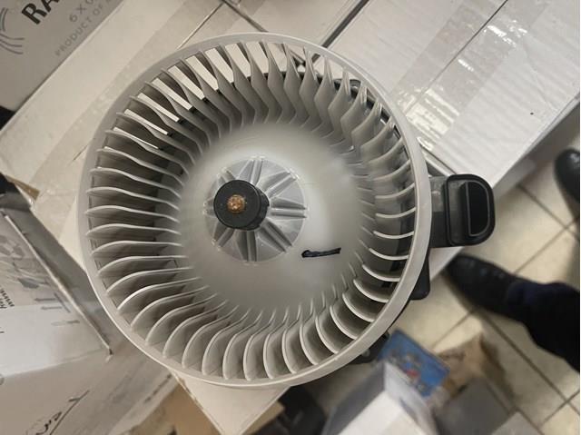 Мотор вентилятора печки (отопителя салона) 8710360400