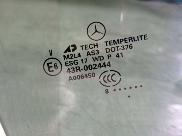 Скло задніх дверей, правих 1647350210 MERCEDES