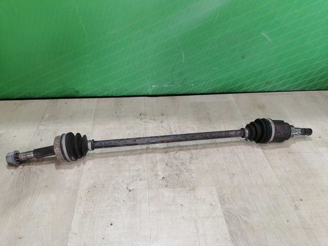 Приводи задніх коліс 396001HC1C NISSAN